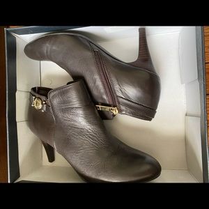 Tommy Hilfiger Velesia Bootie size9